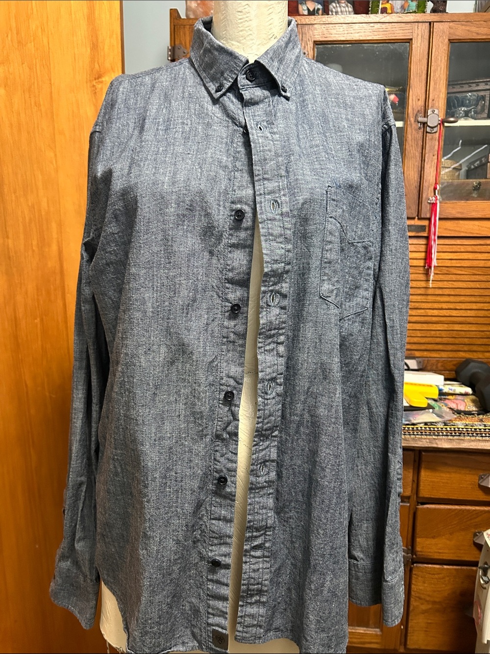 Banana Republic Slim gif chambray shirt